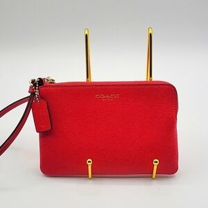 COACH Wristlet Pink Pebbled Leather Hang Tag Back Card Pocket